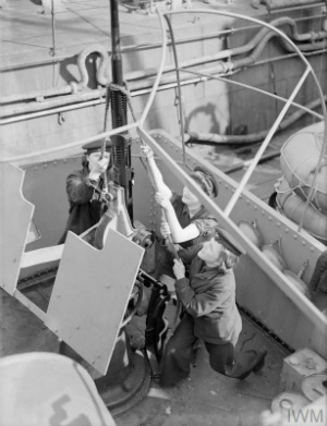 Wrens overhaul warships guns, 16 March 1943, Liverpool Â© IWM (A 15160)