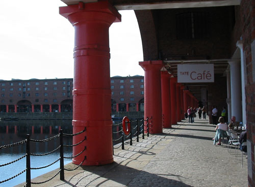 columns in the Albert Dock