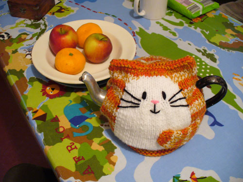 cat tea cosy