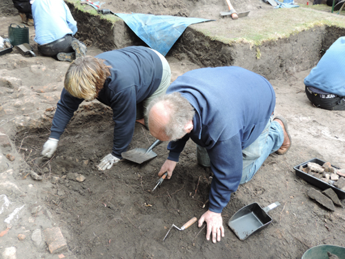 Volunteers on a Rainford's Roots excavation