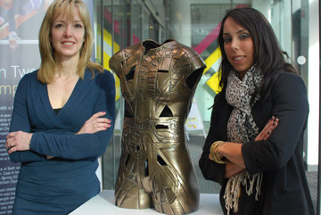 Louise Giblin and Beth Tweddle with the sculpture