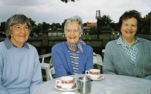 photo of 3 women